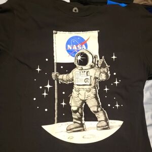 Nasa Moon landing Shirt Large